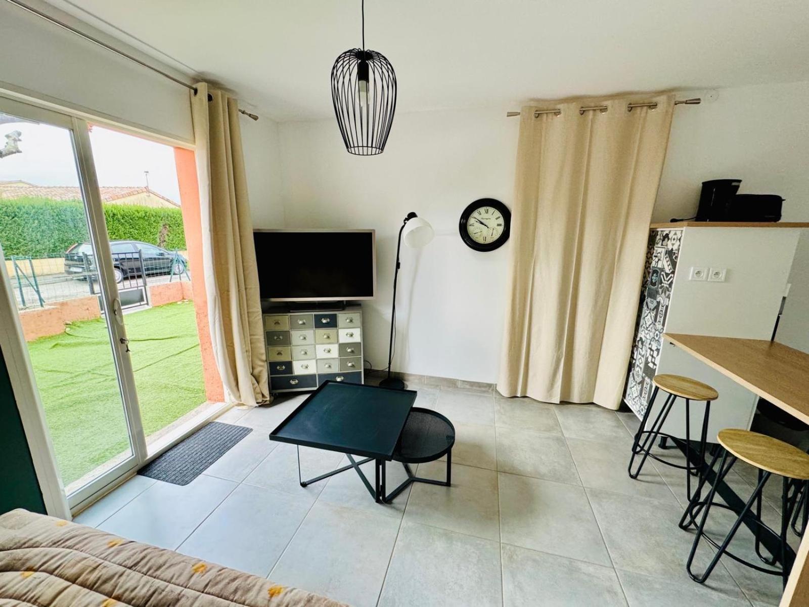 Studio avec extérieur ombragé Saint-Marcel-lès-Valence Extérieur photo